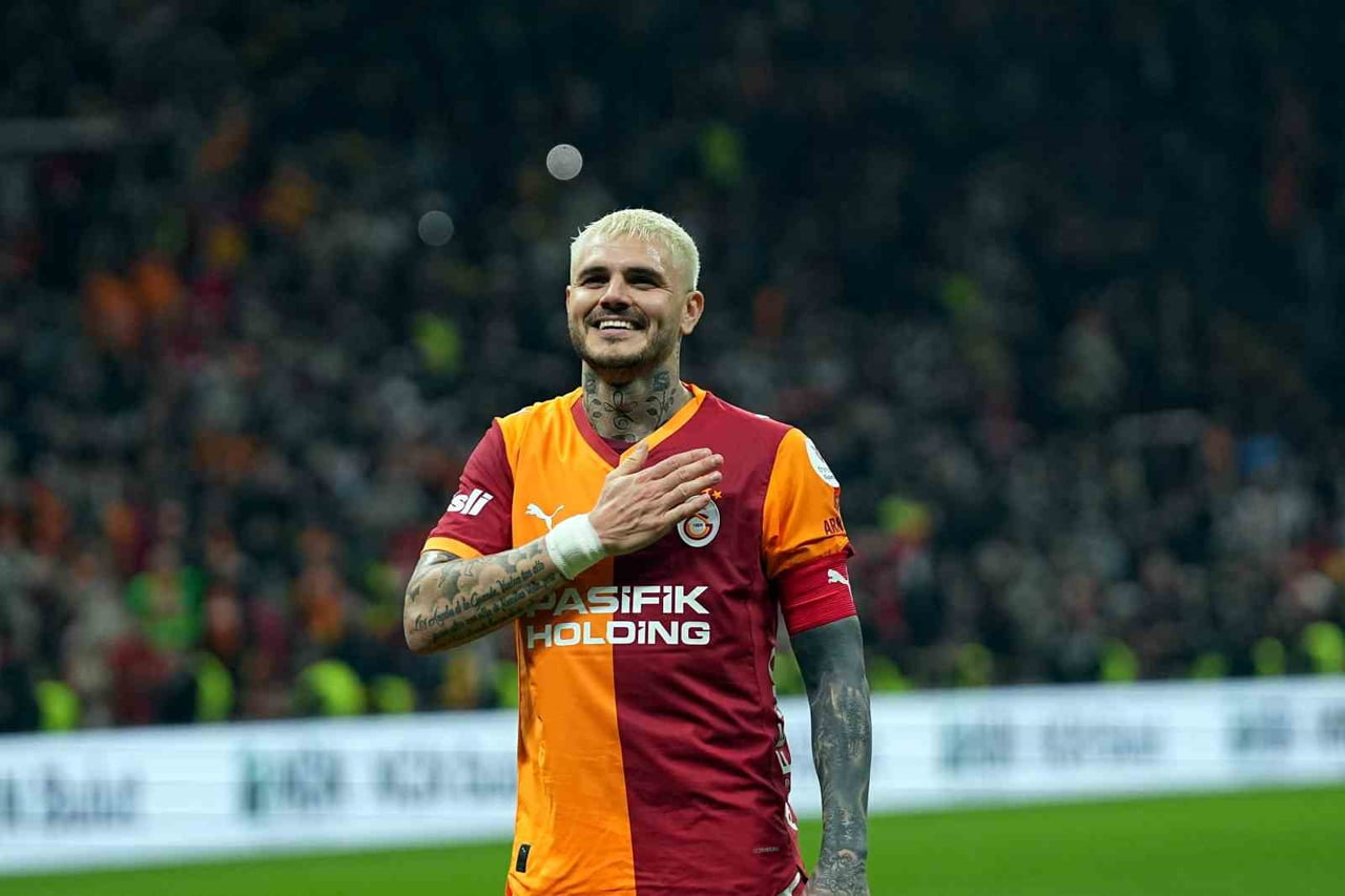 ARJANTİNLİ FUTBOLCU MAURO ICARDİ, KASIMPAŞA MAÇIYLA TRENDYOL SÜPER LİG'DE 60. GOLÜNÜ KAYDETTİ VE...