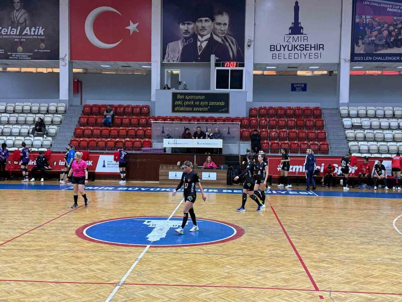 ARMADA PRAXİS YALIKAVAKSPOR İKİNCİ YARIYA HAZIR