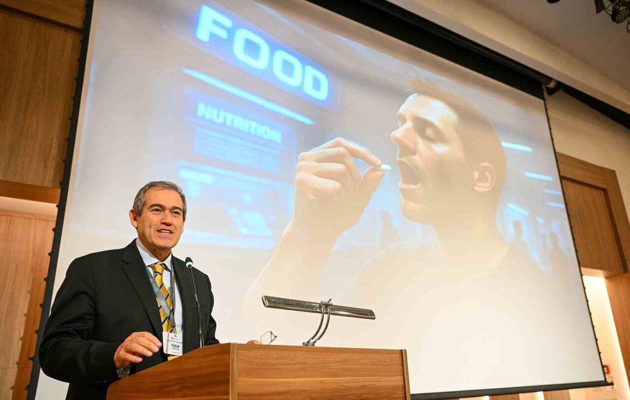 ATSO BAŞKANI YUSUF HACISÜLEYMAN, ANTALYA’NIN 2050 VİZYONUNUN ORTAK AKILLA BELİRLENDİĞİNİ...