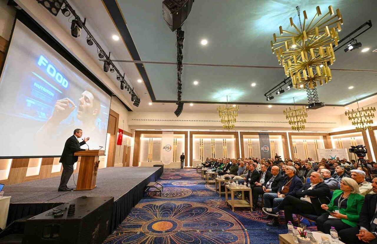 ATSO BAŞKANI YUSUF HACISÜLEYMAN, ANTALYA’NIN 2050 VİZYONUNUN ORTAK AKILLA BELİRLENDİĞİNİ...