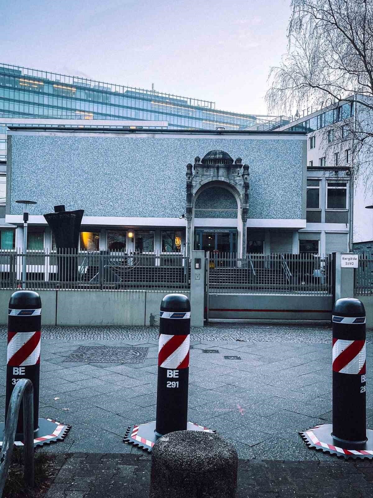 AVUSTRALYA'DA 14 ARALIK'TA BONDİ PLAJINDA DÜZENLENEN HANUKA ETKİNLİĞİNDE YAHUDİLERİ HEDEF ALAN...