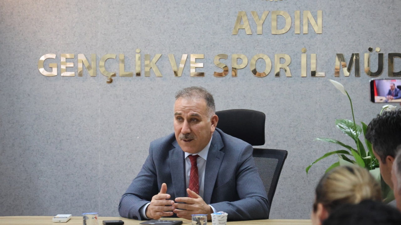 AYDIN'DA GENÇLİK VE SPOR İL MÜDÜRÜ SERHAT YIĞMATEPE İLE BİR ARAYA GELEN BİSİKLETÇİLER, SORUN VE...