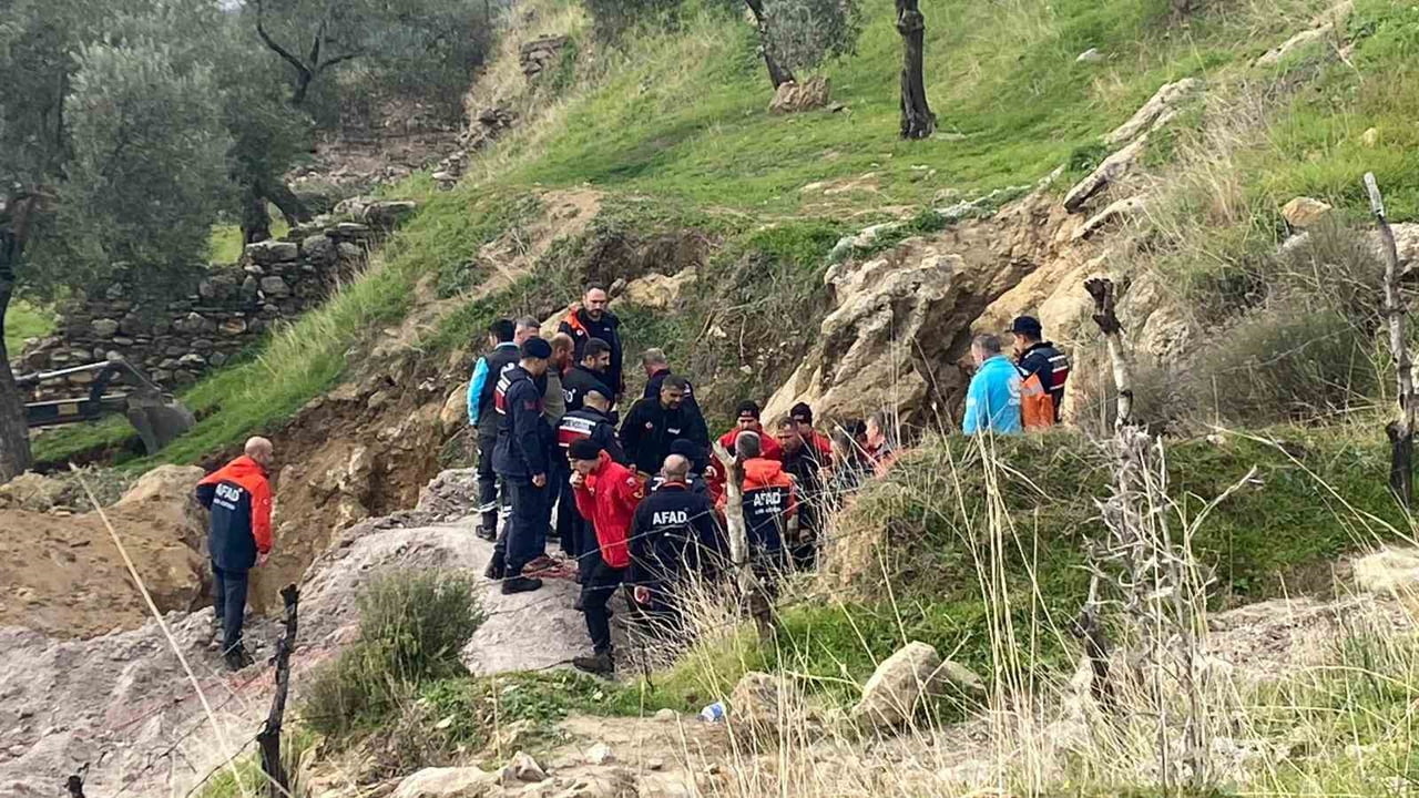 AYDIN'IN EFELER İLÇESİNDE İDDİAYA GÖRE DEFİNE ARAMAK İÇİN KAÇAK KAZI YAPAN BİR ŞAHIS GİRDİĞİ...