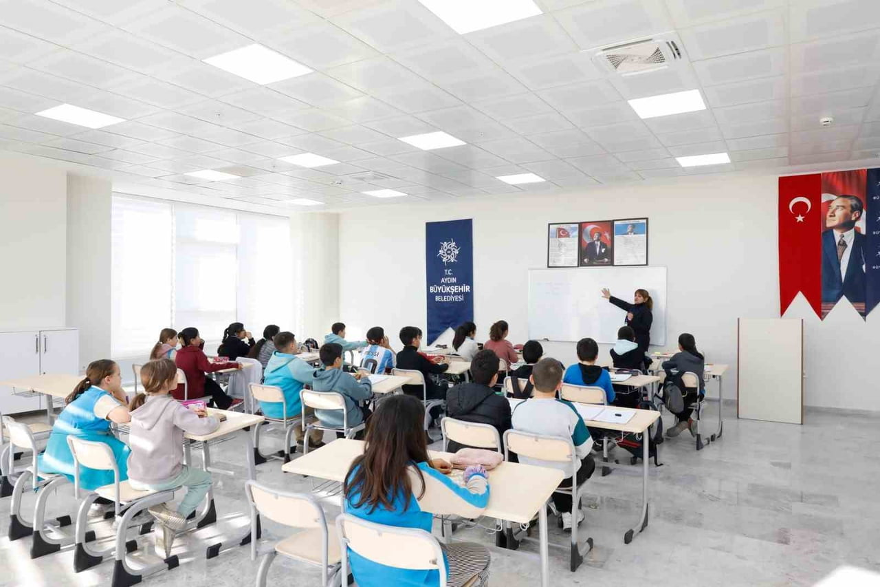 AYDIN BÜYÜKŞEHİR BELEDİYESİ, EĞİTİME YÖNELİK DESTEKLEYİCİ ÇALIŞMALARINA DEVAM EDİYOR. BÜYÜKŞEHİR...