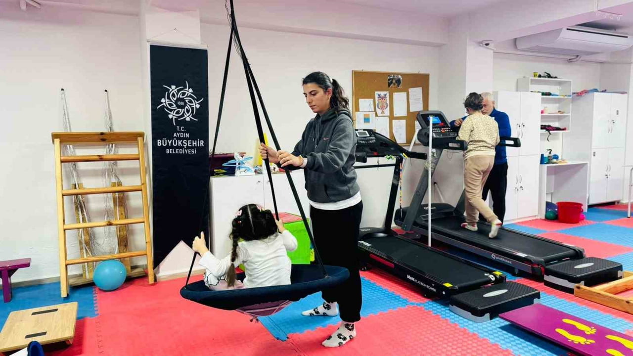 AYDIN BÜYÜKŞEHİR BELEDİYESİ, OTİZM DESTEK MERKEZLERİ ÖZEL EĞİTİM ÖĞRENCİLERİNİN...