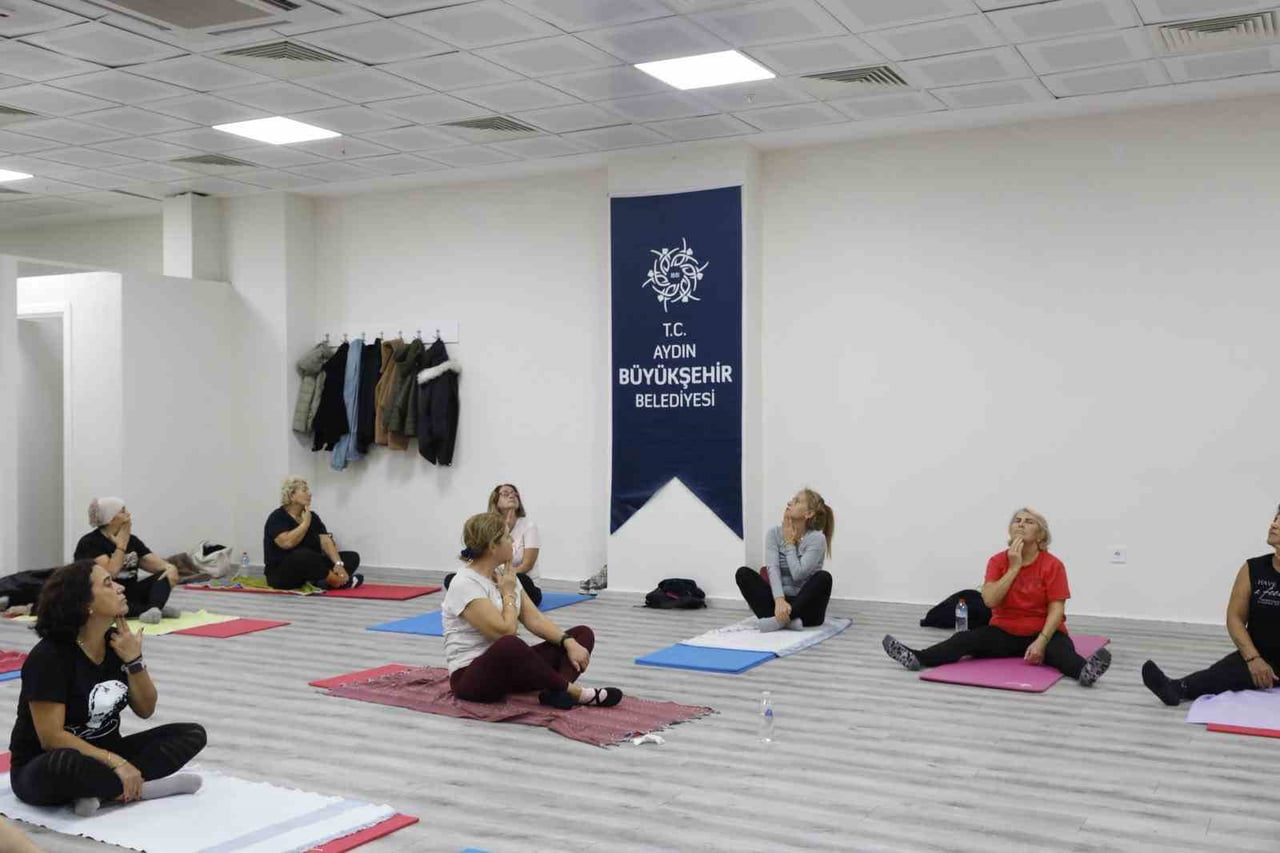 AYDIN BÜYÜKŞEHİR BELEDİYESİ TARAFINDAN DÜZENLENEN GÜZ DÖNEMİ ETKİNLİKLERİ KAPSAMINDA PİLATES VE...