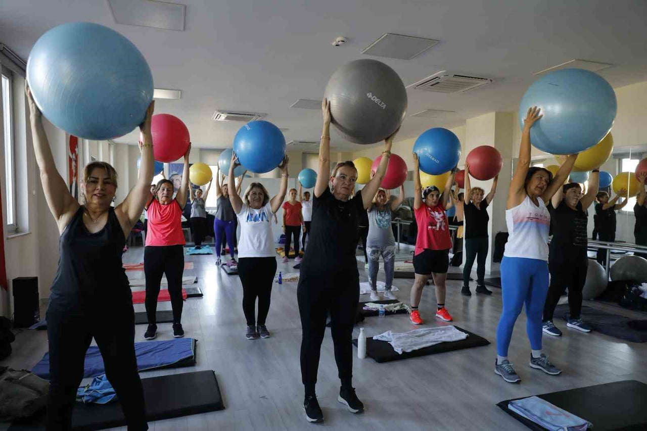 AYDIN BÜYÜKŞEHİR BELEDİYESİ TARAFINDAN DÜZENLENEN GÜZ DÖNEMİ ETKİNLİKLERİ KAPSAMINDA PİLATES VE...