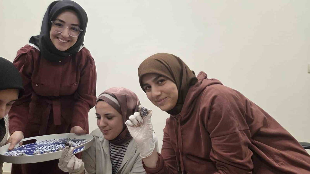 AYDIN’DA ÖĞRENCİ YURTLARINDA KALAN GENÇLER, KURULAN 'HELAL GIDA' ATÖLYESİ İLE HELAL BESLENME...