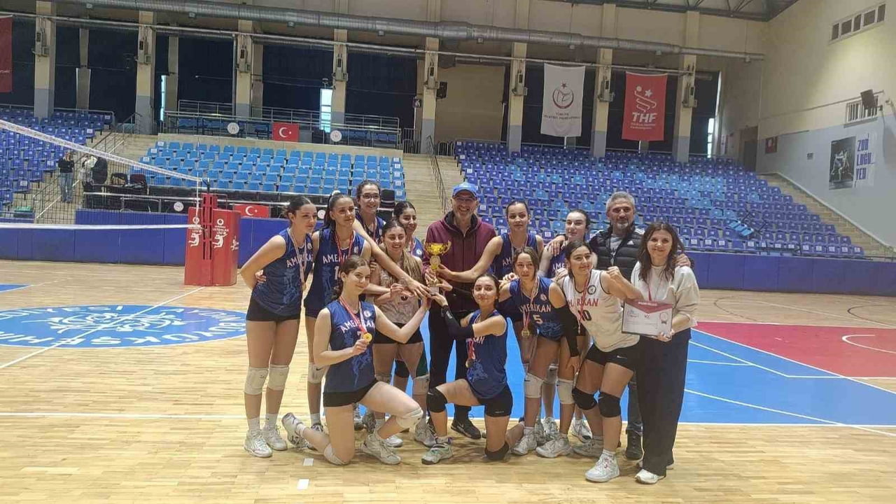 AYDIN’DA YOĞUN KATILIM VE BÜYÜK HEYECANA SAHNE OLAN GENÇ A KIZLAR VOLEYBOL İL BİRİNCİLİĞİ...