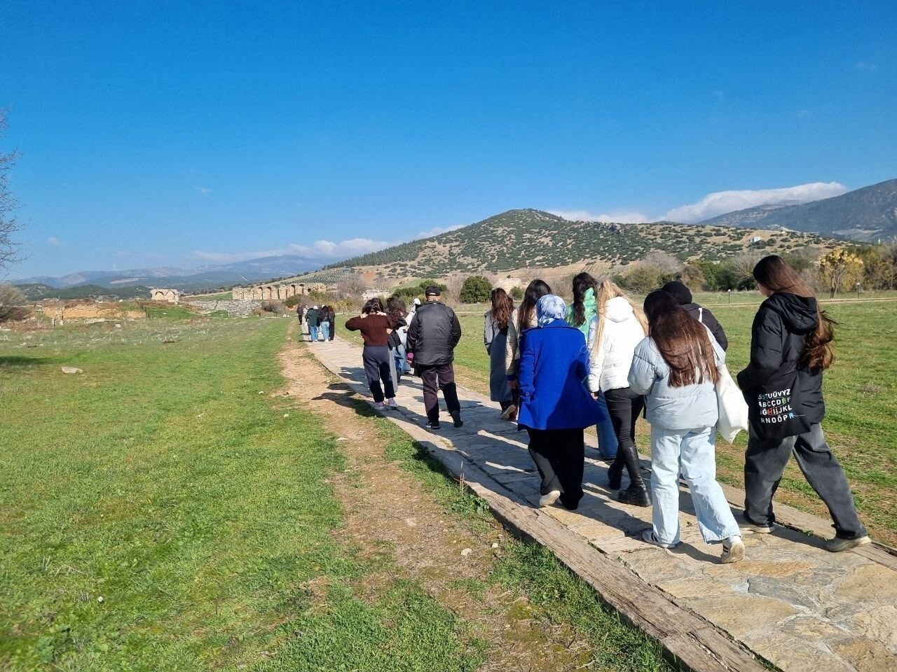 AYDIN GENÇLİK MERKEZİ’NDEKİ GENÇLER, GERÇEKLEŞTİRİLEN KÜLTÜR GEZİLERİYLE HEM AYDIN’I DAHA YAKINDAN...
