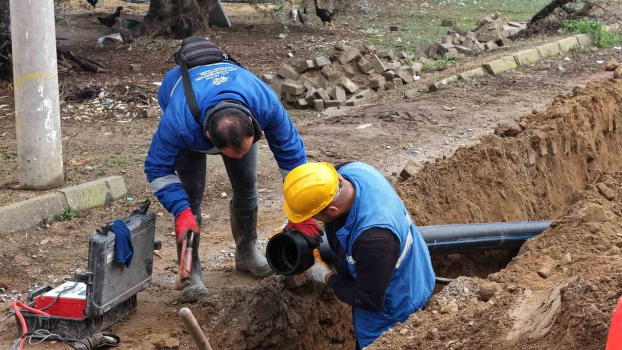 AYDIN GENELİNDE KANALİZASYONDAN YAĞMUR SUYU HATLARINA KADAR YÜRÜTÜLEN ALTYAPI ÇALIŞMALARI DEVAM...