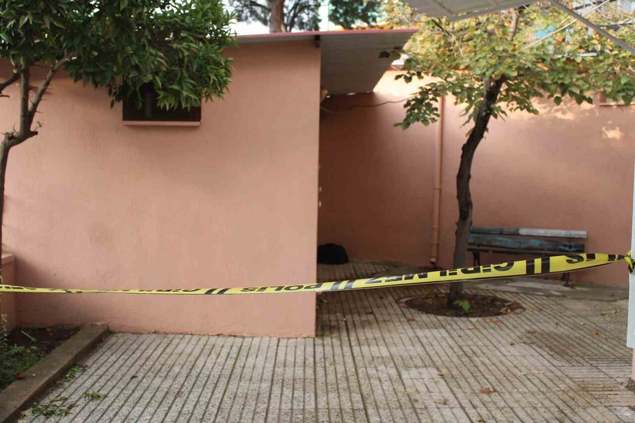 AYDIN’IN EFELER İLÇESİNDE BİR CAMİNİN AVLUSUNA BIRAKILAN ŞÜPHELİ ÇANTA EKİPLERİ HAREKETE GEÇİRDİ...