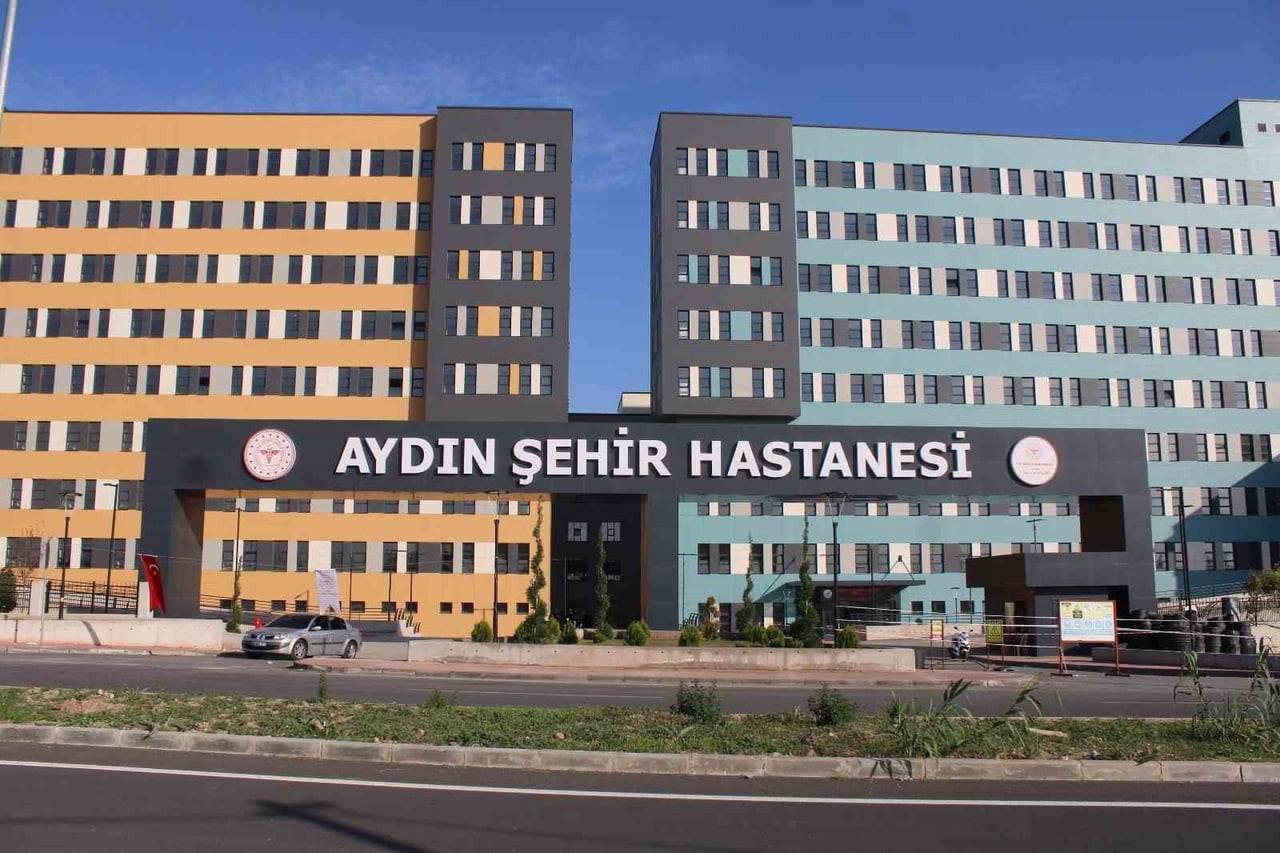 AYDIN’IN EFELER İLÇESİNDE YAPIMI TAMAMLANAN VE AYDA ORTALAMA 450 BİN HASTAYA HİZMET VERECEK AYDIN...