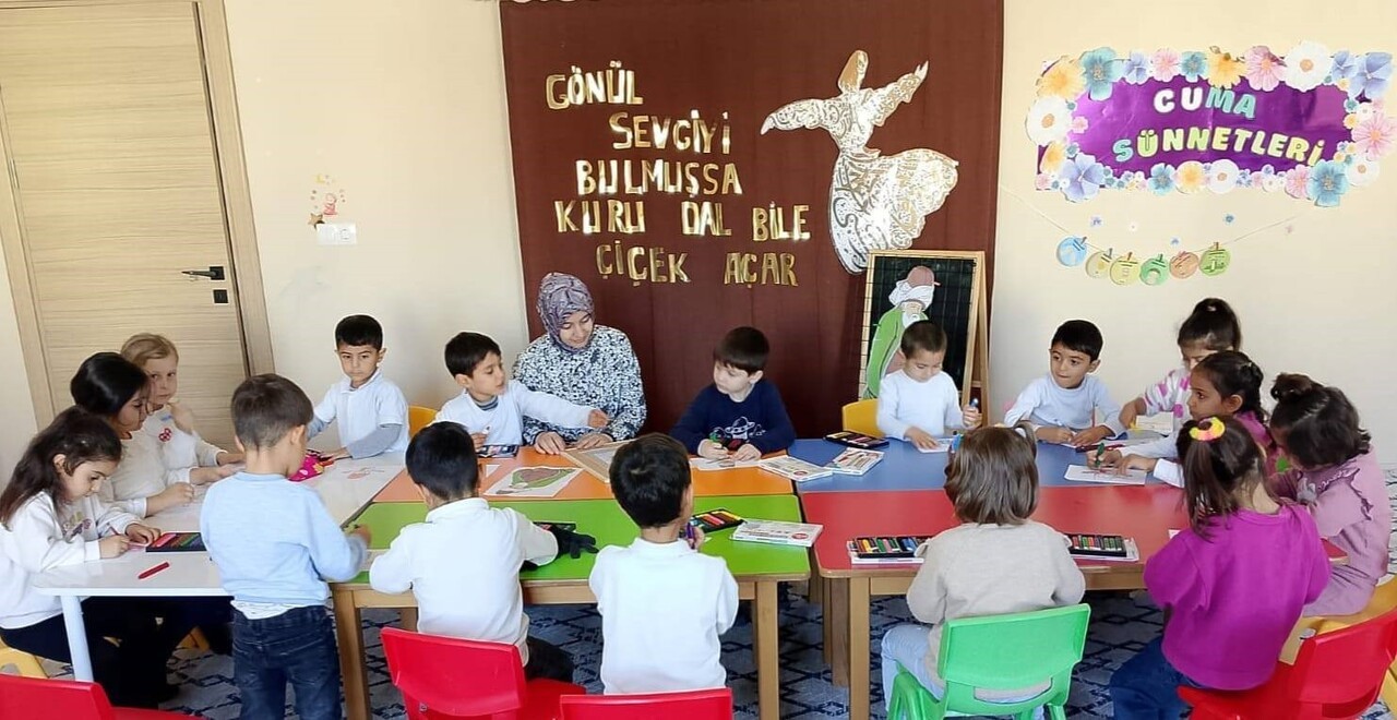 AYDIN’IN GERMENCİK İLÇESİNDE HAYRİYE AYCEN 4-6 YAŞ KUR’AN KURSU’NDA, MEVLANA CELALEDDİN-İ RUMİ’Yİ...