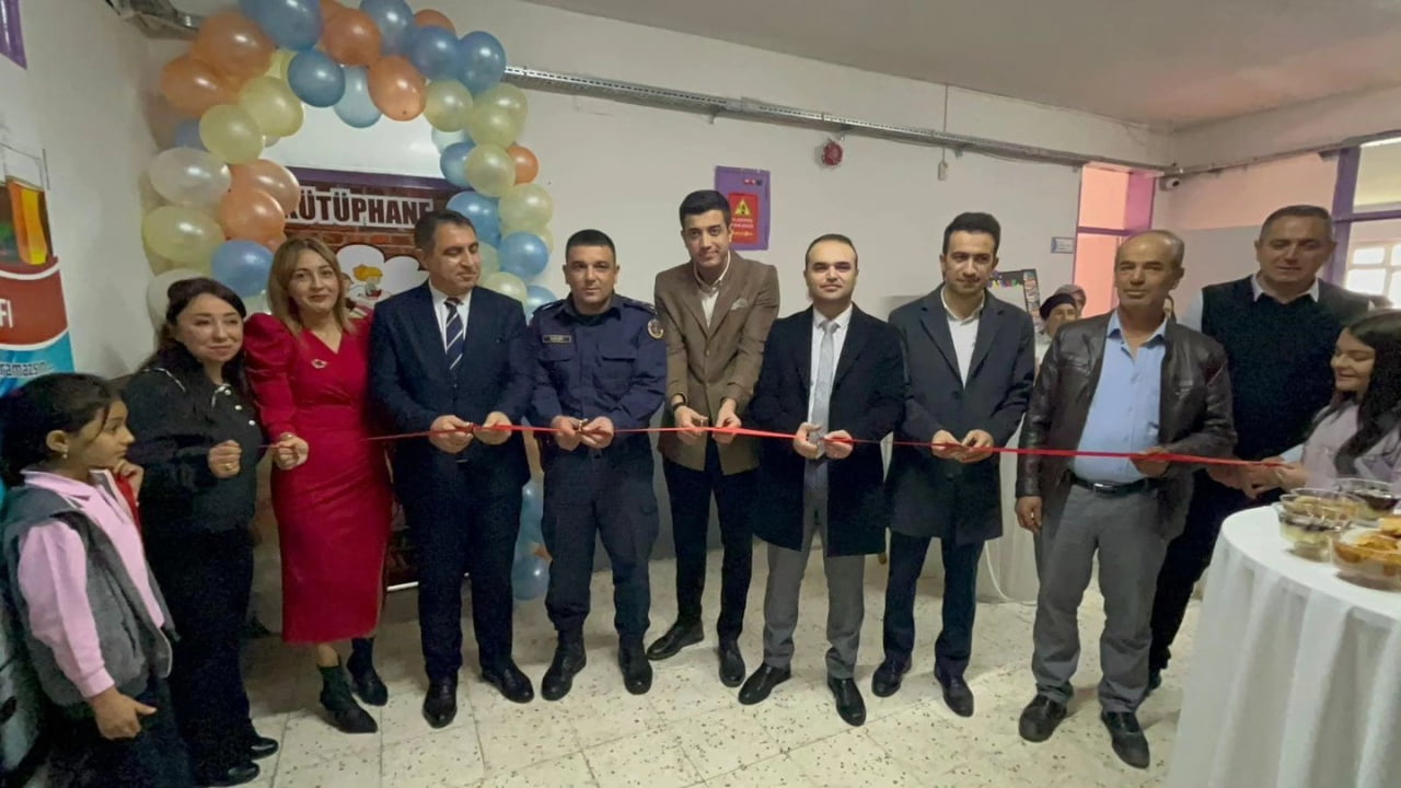 AYDIN’IN NAZİLLİ İLÇESİ YAYLAPINAR MAHALLESİ'NDEKİ İHSAN İZGİ İLKOKULU TÜRKÇE ÖĞRETMENİ GÜLDEREN...