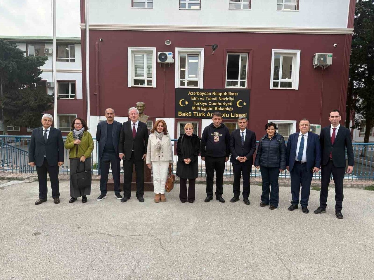 AZERBAYCAN’IN BAKÜ İLİNDE BULUNDAN BAKÜ TÜRK ANADOLU LİSESİNDE FIRAT ÜNİVERSİTESİ...