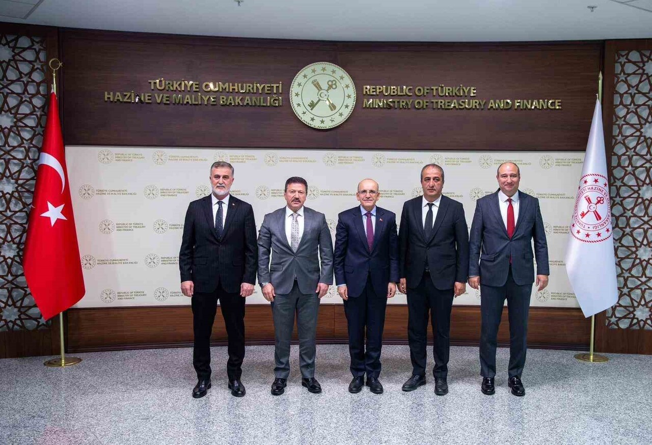 AZİNE VE MALİYE BAKANI MEHMET ŞİMŞEK, TÜRKİYE ŞOFÖRLER VE OTOMOBİLCİLER FEDERASYONU (TŞOF) GENEL...