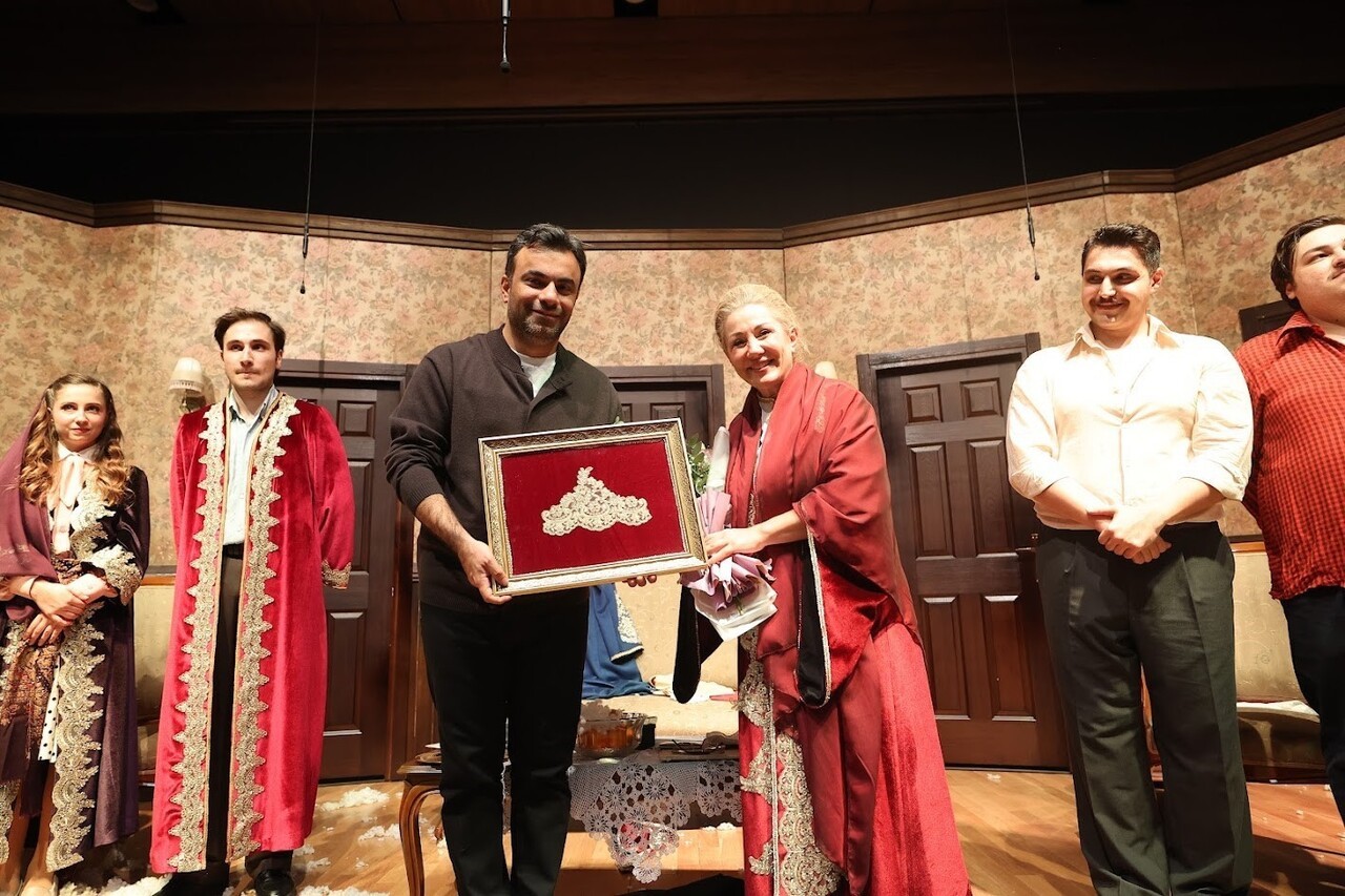 BAĞCILAR BELEDİYESİ TİYATRO AKADEMİSİ’NİN KALEME ALDIĞI "FATİH’TE BİR KONAK" TİYATRO OYUNUNUN...