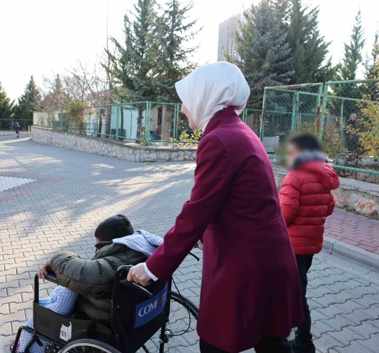 BAKAN MAHİNUR ÖZDEMİR GÖKTAŞ, ANKARA'DA AMCASININ YANINDA UYGUN OLMAYAN KOŞULLARDA YAŞADIĞI TESPİT...