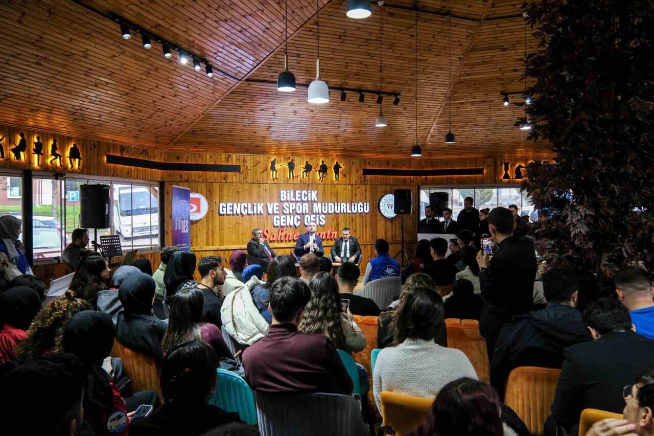 BAKAN YARDIMCISI EMİNOĞLU ÜNİDES PROJESİ KAPSAMINDA BİLECİK’TE ÖĞRENCİLERLE BULUŞTU