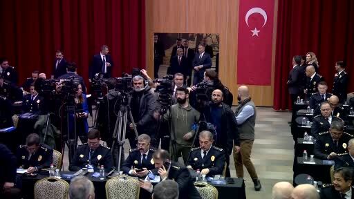 Bakan Yerlikaya: "Bu yıl polis bölgesinde terör örgütlerine düzenlediğimiz operasyonlarda 2 bin 63...