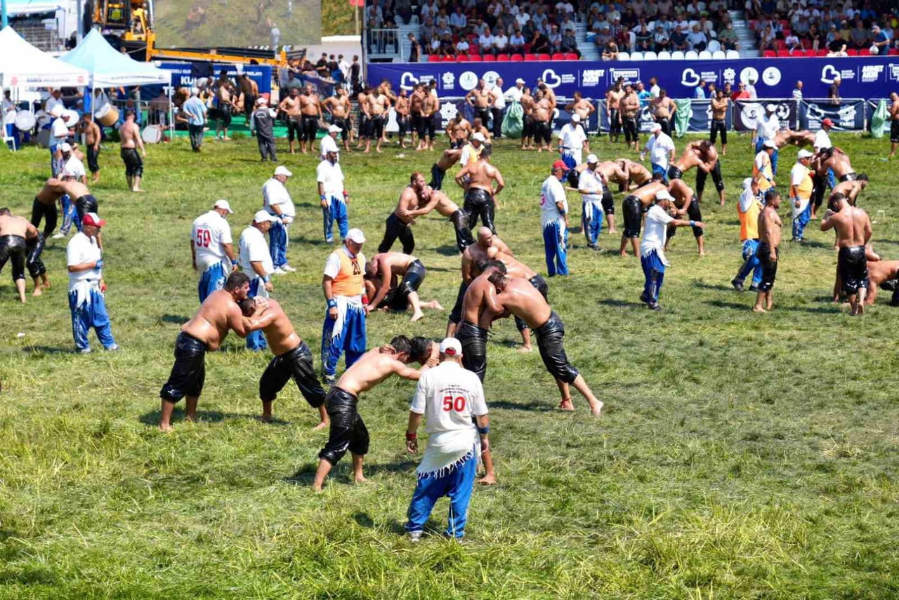 BALIKESİR’DE 2025, GENÇLİK VE SPORUN ZİRVE YILI OLDU