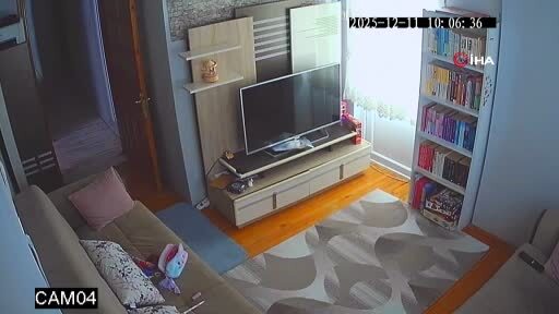 Balıkesir’de deprem anı kamerada