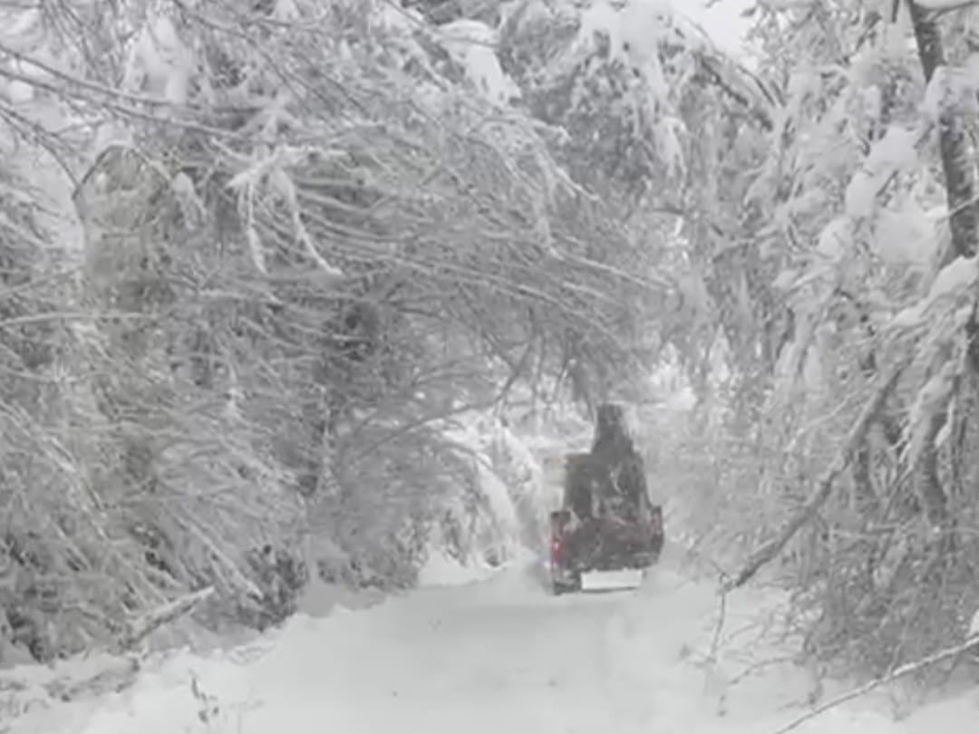 BARTIN'DA 3 GÜNDÜR DEVAM EDEN KAR YAĞIŞI NEDENİYLE 30 KÖY YOLU ULAŞIMA KAPANDI.