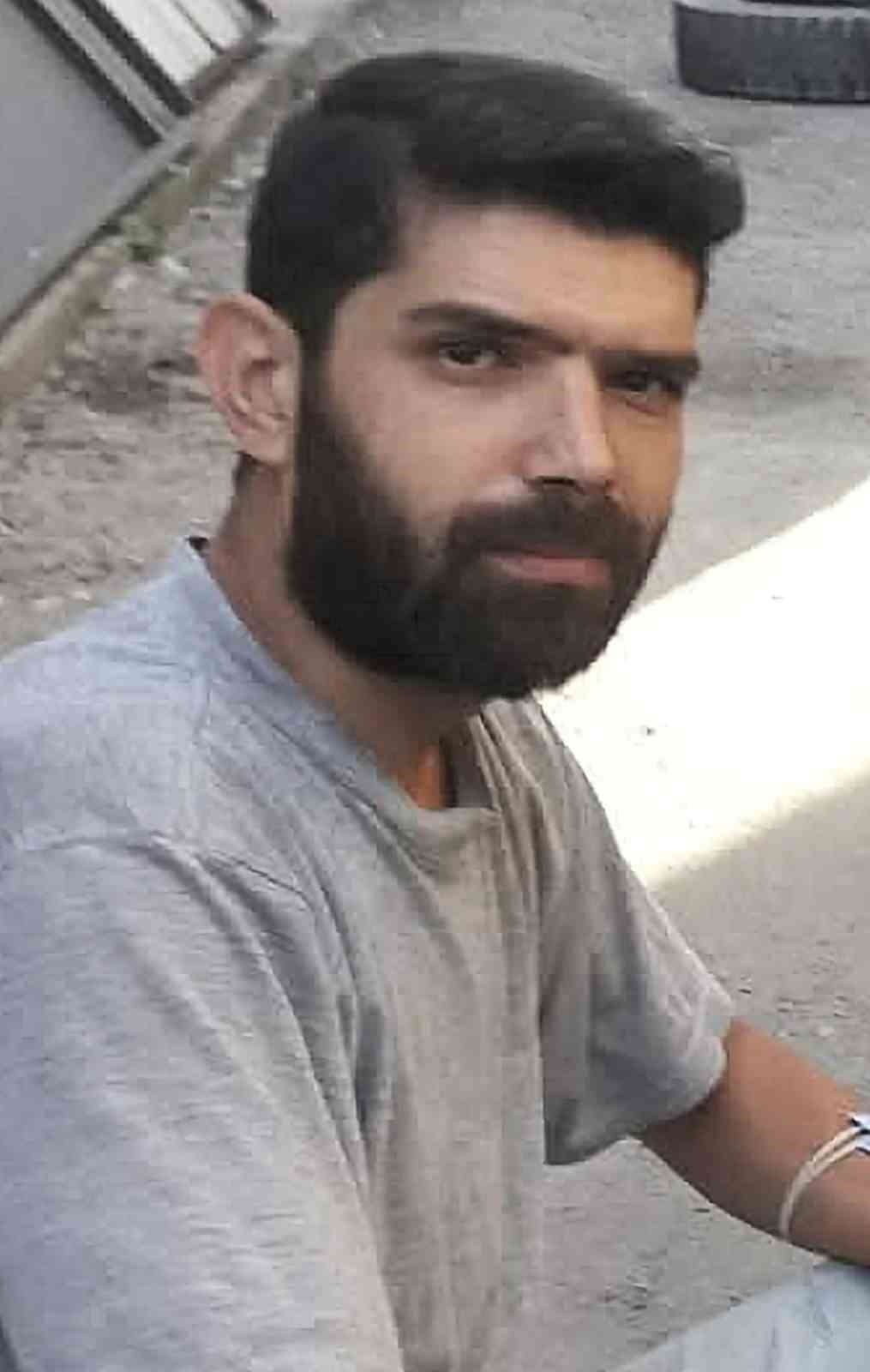 BARTIN'DA BELİNDEKİ SİLAHLA ESKİ SEVGİLİSİ İLE KONUŞMAK İSTEYEN VE GÖRÜŞEMEYİNCE KENDİ KAFASINA...