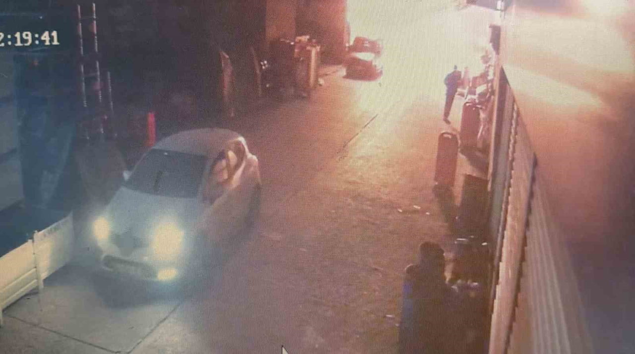 BAŞAKŞEHİR'DE 1 KİŞİNİN ÖLDÜĞÜ YANGININ GÜVENLİK KAMERASI KAYITLARI ORTAYA ÇIKTI