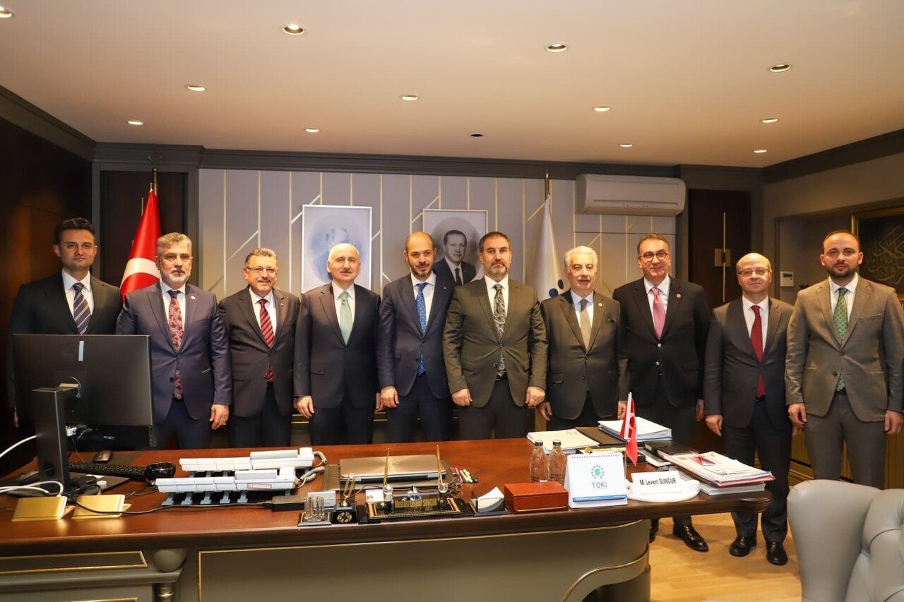 BAŞKAN GENÇ, TOPLU KONUT İDARESİ (TOKİ) BAŞKANI MUSTAFA LEVENT SUNGUR İLE YAPTIĞI GÖRÜŞMENİN...