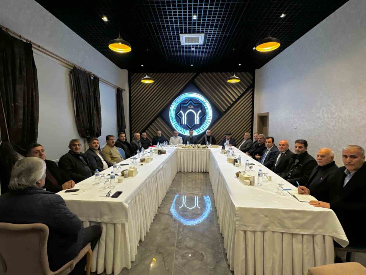 BAŞKAN TAŞKIN’DAN MUHTARLARLA İSTİŞARE TOPLANTISI