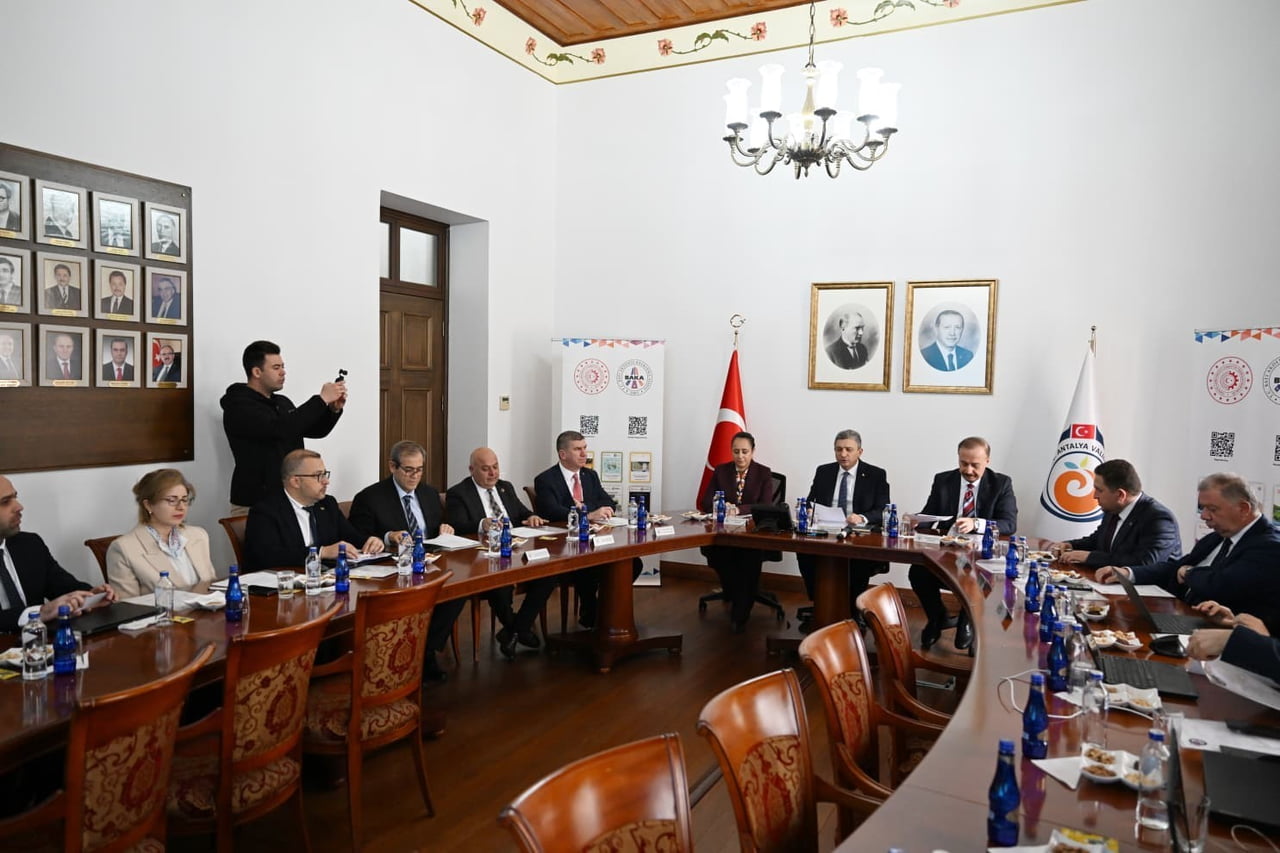 BATI AKDENİZ KALKINMA AJANSI (BAKA) ARALIK AYI YÖNETİM KURULU TOPLANTISI, ANTALYA VALİLİĞİ'NDE...