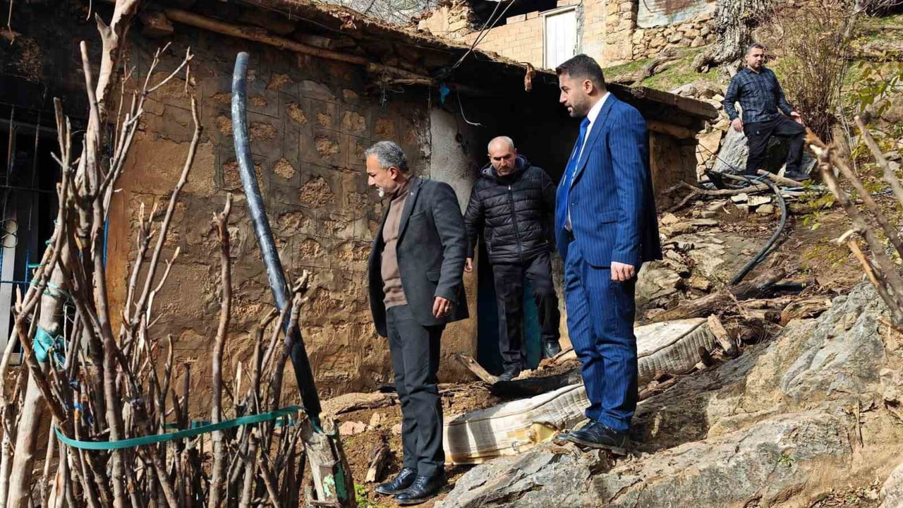 BATMAN’IN SASON İLÇESİ TOPLUCA KÖYÜNDE ÇIKAN SOBA YANGINI SONRASI EVİ TAMAMEN KULLANILAMAZ HALE...