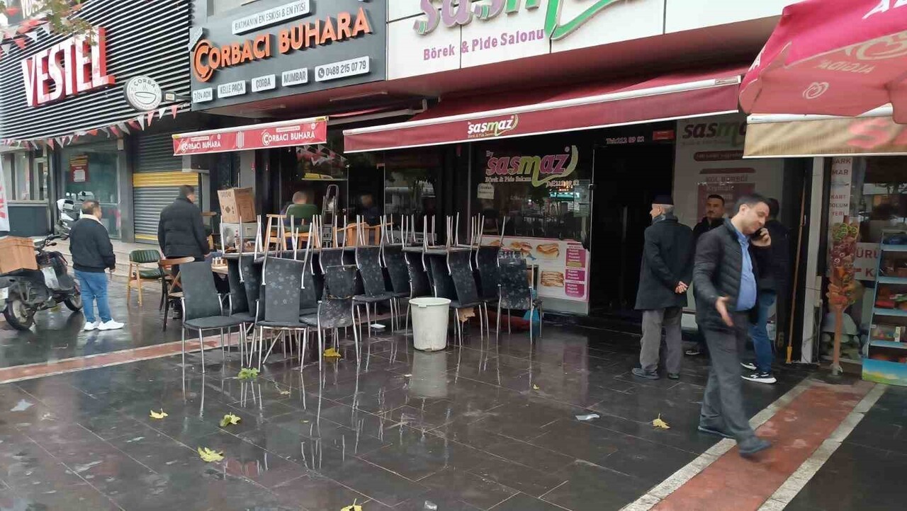 BATMAN’IN TURGUT ÖZAL BULVARI’NDA BULUNAN BİR BÖREKÇİ DÜKKANINDA SABAHA KARŞI HENÜZ BİLİNMEYEN BİR...