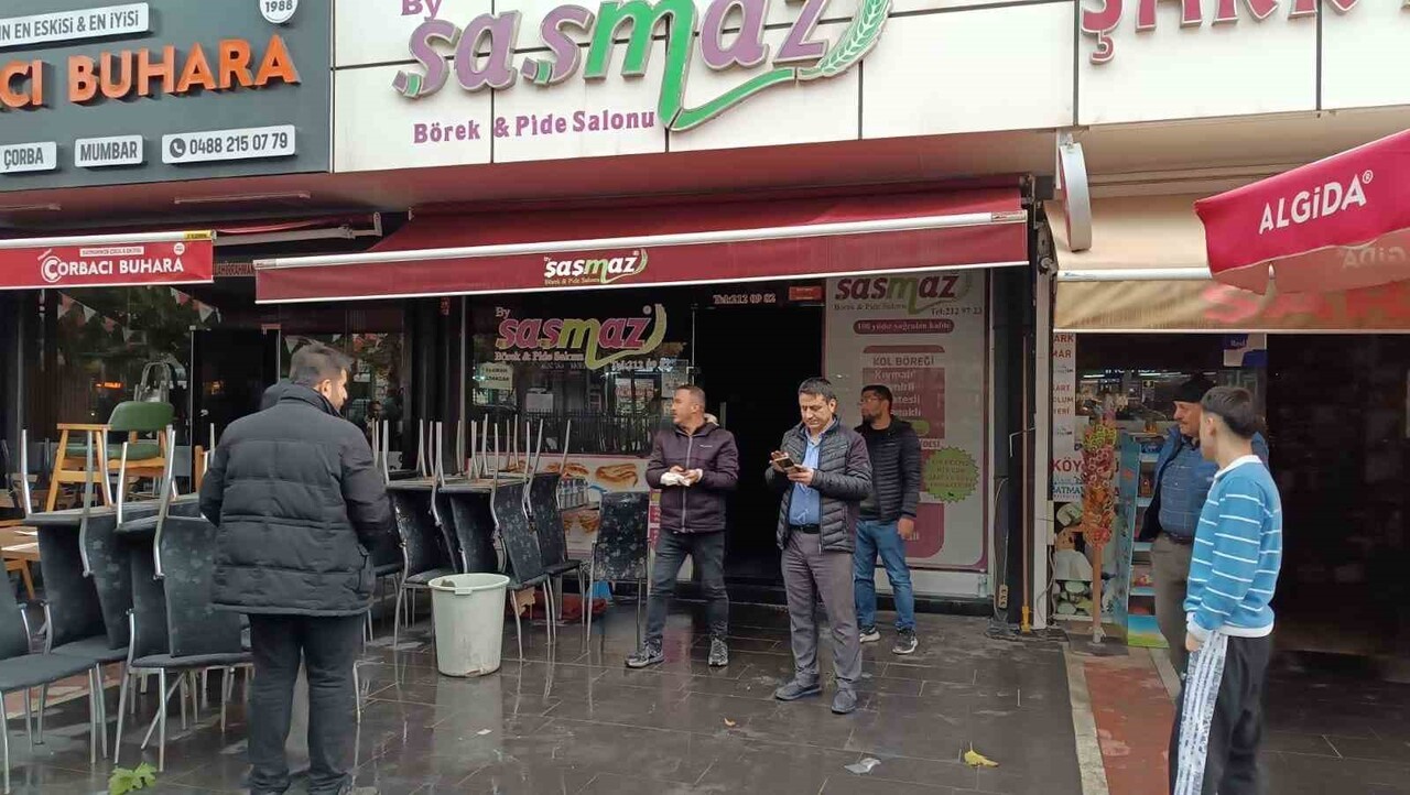 BATMAN’IN TURGUT ÖZAL BULVARI’NDA BULUNAN BİR BÖREKÇİ DÜKKANINDA SABAHA KARŞI HENÜZ BİLİNMEYEN BİR...