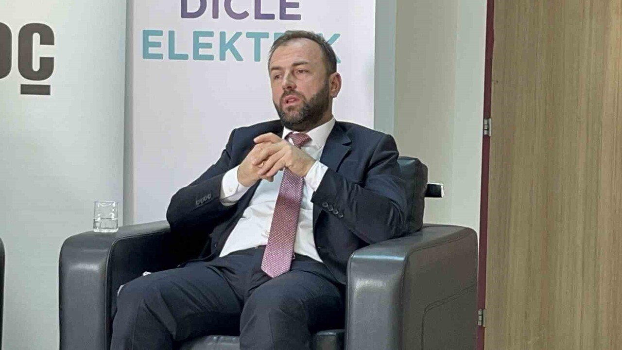 BATMAN ÜNİVERSİTESİ TARAFINDAN COP30 TEMASIYLA BU YIL 5’İNCİSİ GERÇEKLEŞTİRİLEN ENERJİ ZİRVESİ...