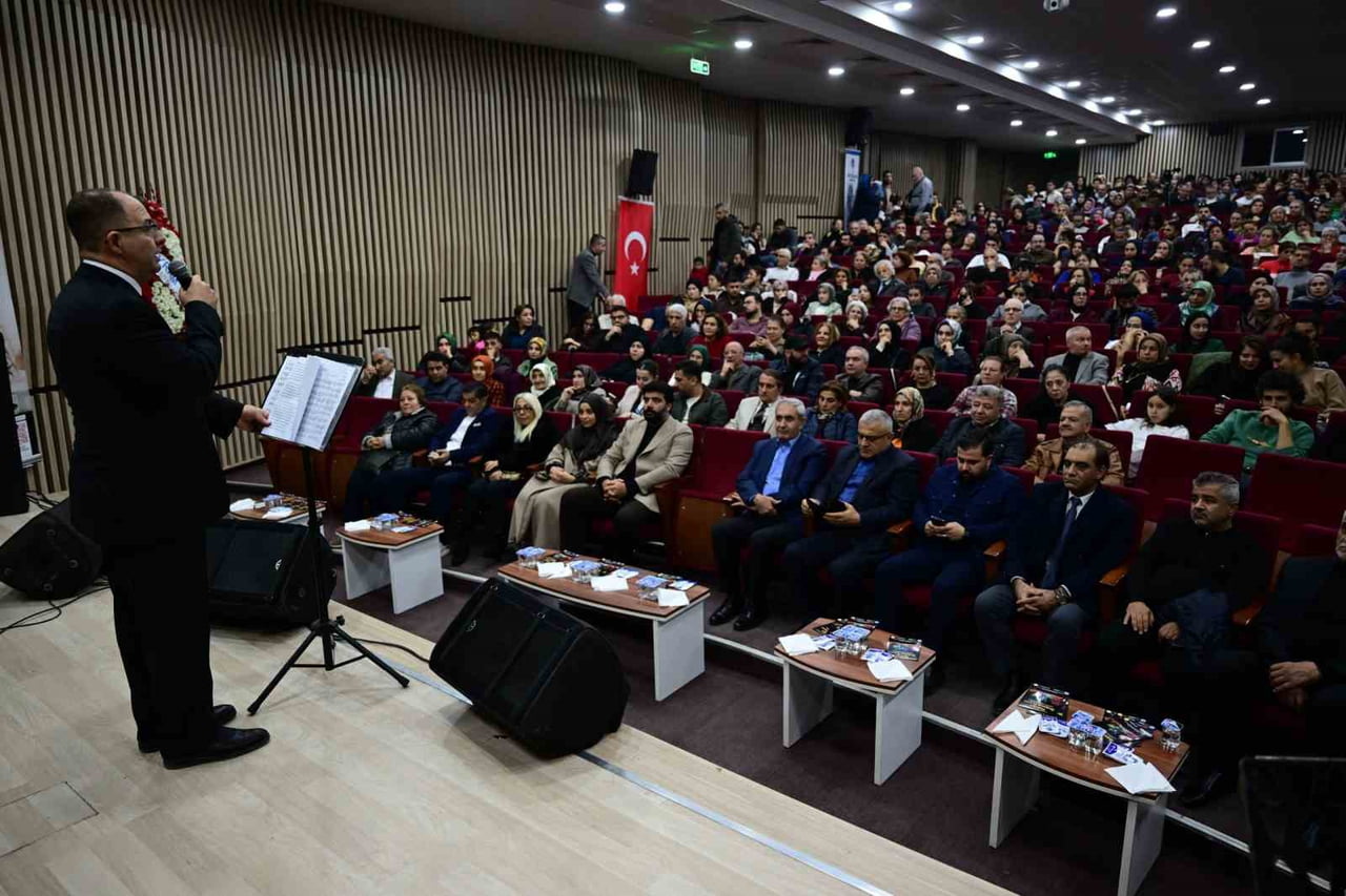 BATTALGAZİ’DE ASIRLIK HİKAYELERİYLE MALATYA TÜRKÜLERİ GECESİ