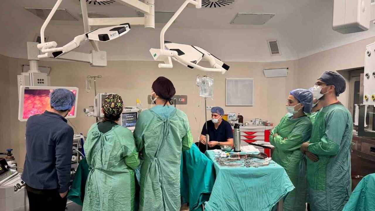 BAYBURT DEVLET HASTANESİ’NDE İLK KEZ İZSİZ CERRAHİ YÖNTEMİ UYGULANDI