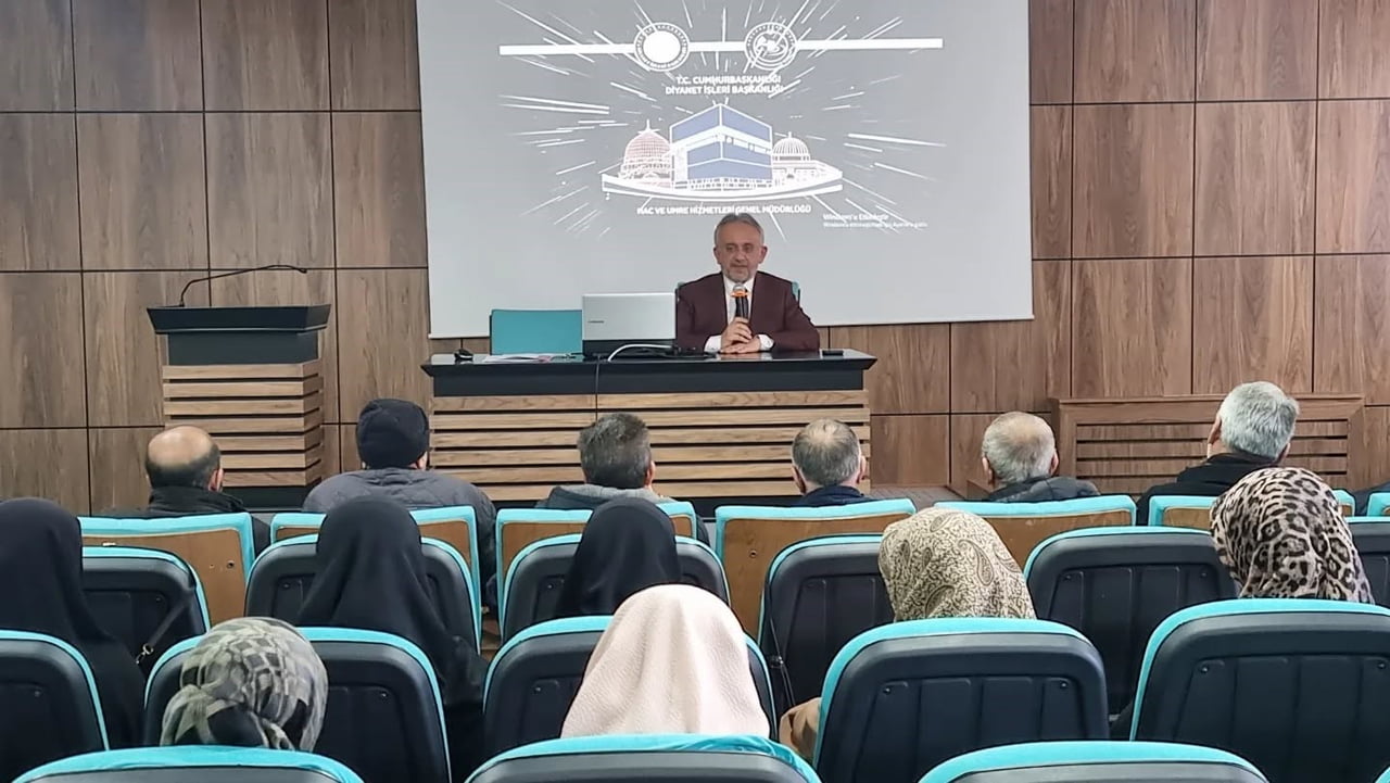 BAYBURT’TA UMRECİLERE HAZIRLIK EĞİTİMİ VERİLDİ