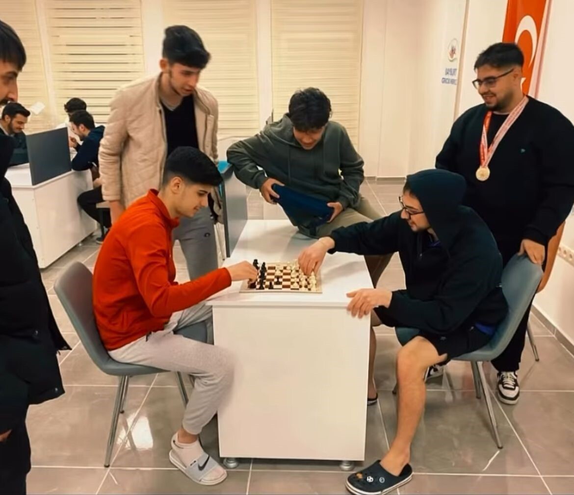 BAYBURT’TA ÜNİVERSİTE ÖĞRENCİLERİNE YÖNELİK KAYNAŞMA ETKİNLİKLERİ DÜZENLENDİ