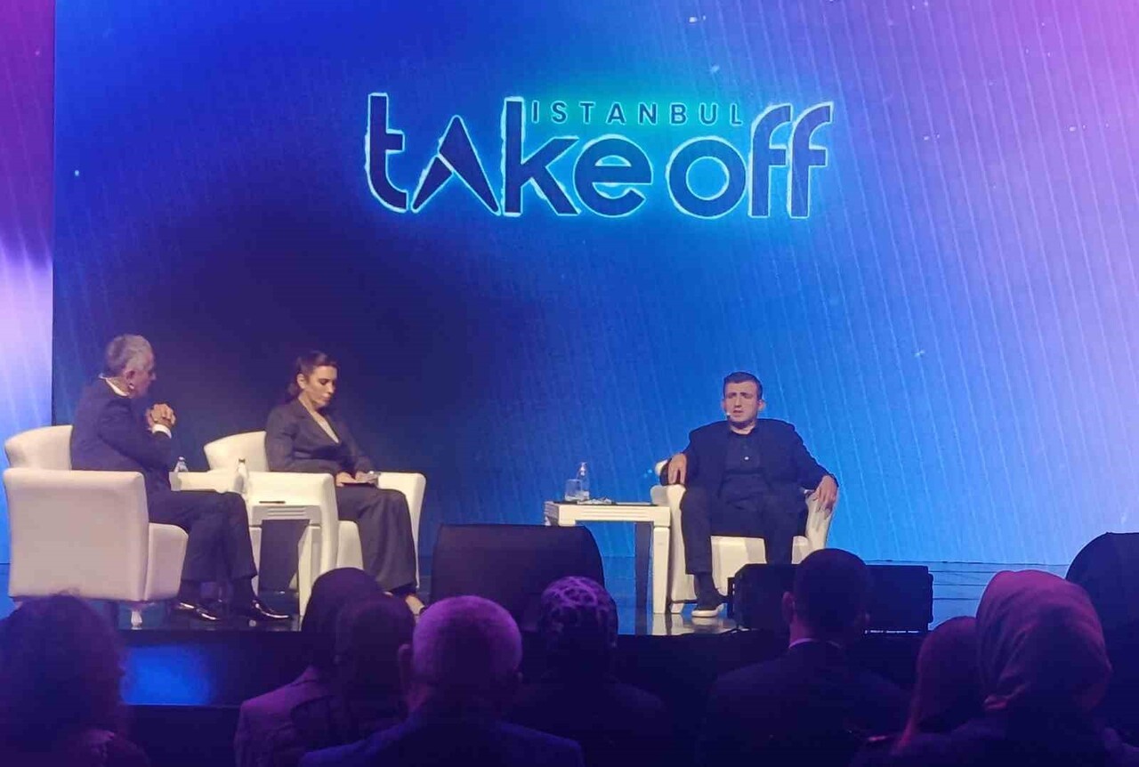 BAYKAR YÖNETİM KURULU BAŞKANI SELÇUK BAYRAKTAR, "TAKE OFF GİRİŞİM ZİRVESİ"NDE KONUŞTU
