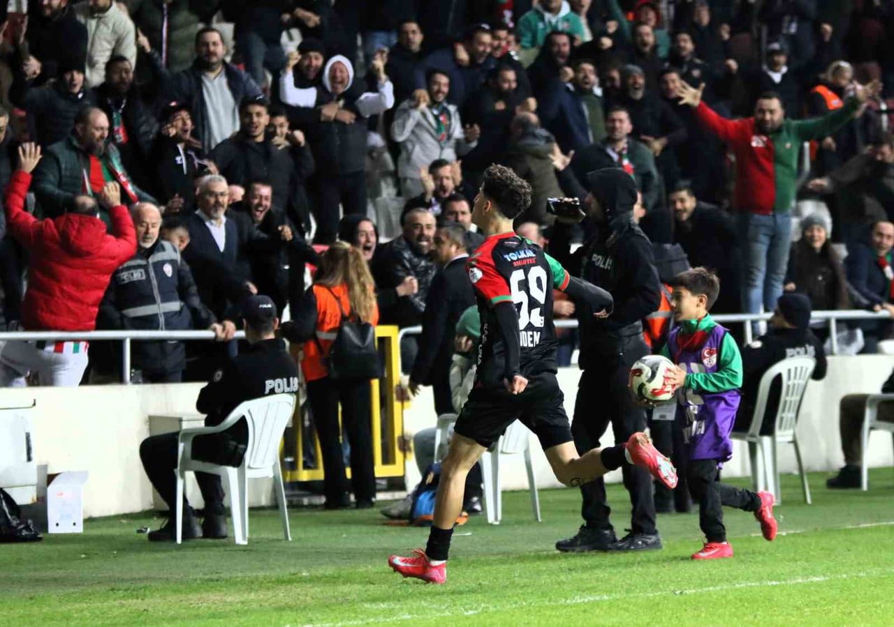 BEŞİKTAŞ VE TRABZONSPOR DA ADEM YEŞİLYURT'LA İLGİLENİYOR