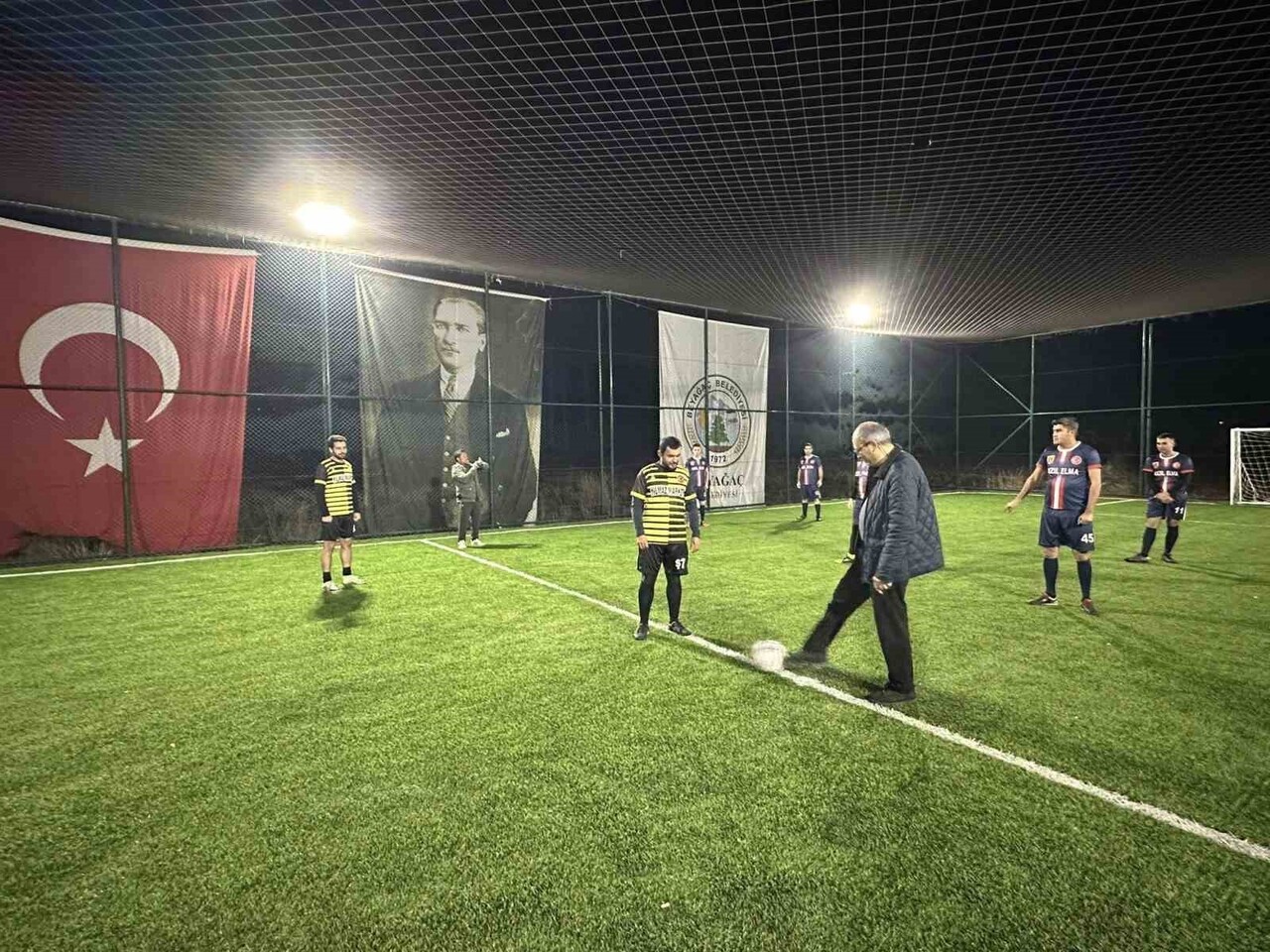 BEYAĞAÇ BELEDİYESİ TARAFINDAN 2025 HALI SAHA TURNUVASI DÜZENLENDİ. TÜM TAKIMLARIN CENTİLMENCE...