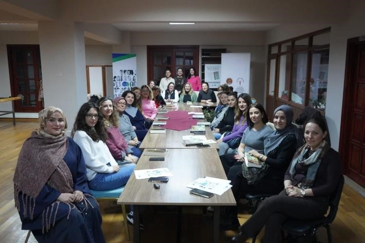 BİLECİK'TE ÜRETEN KADINLAR KİTAP KULÜBÜ ETKİNLİĞİNDE BİR ARAYA GELDİ