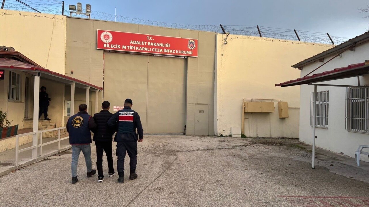 BİLECİK'TE YAŞLI KADINI DOLANDIRAN ŞAHIS TUTUKLANDI