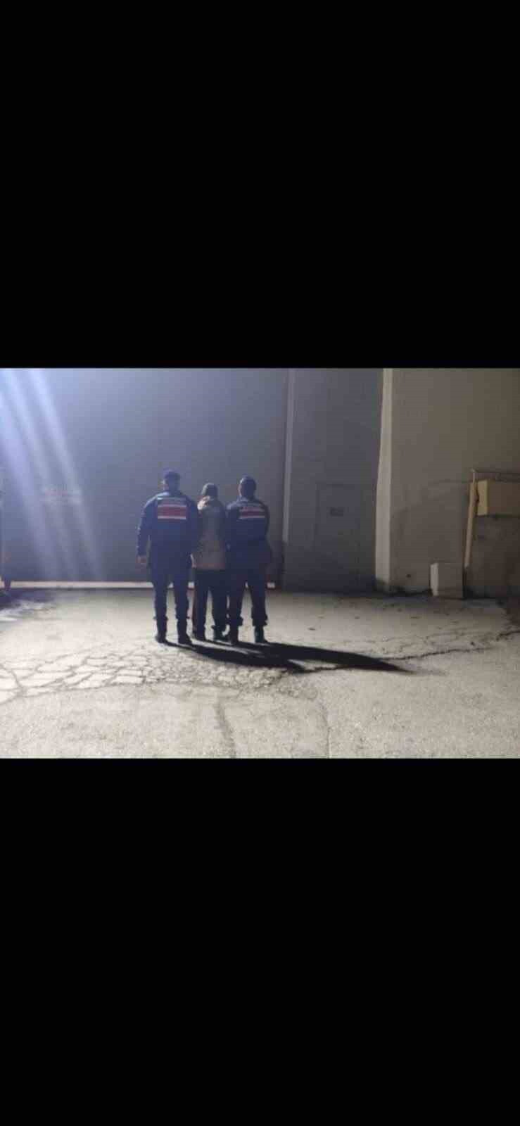 BİLECİK’TE HIRSIZLIK SUÇUNDAN ARANAN ŞAHIS YAKALANDI