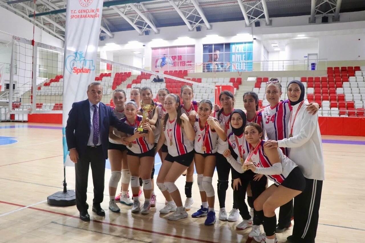 BİLECİK’TE OKUL SPORLARI VE GELENEKSEL ÇOCUK OYUNLARI FİNALLERİ TAMAMLANDI