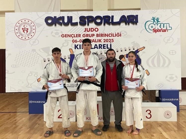 BİLECİKLİ JUDOCULARDAN TÜRKİYE ŞAMPİYONASI BİLETİ