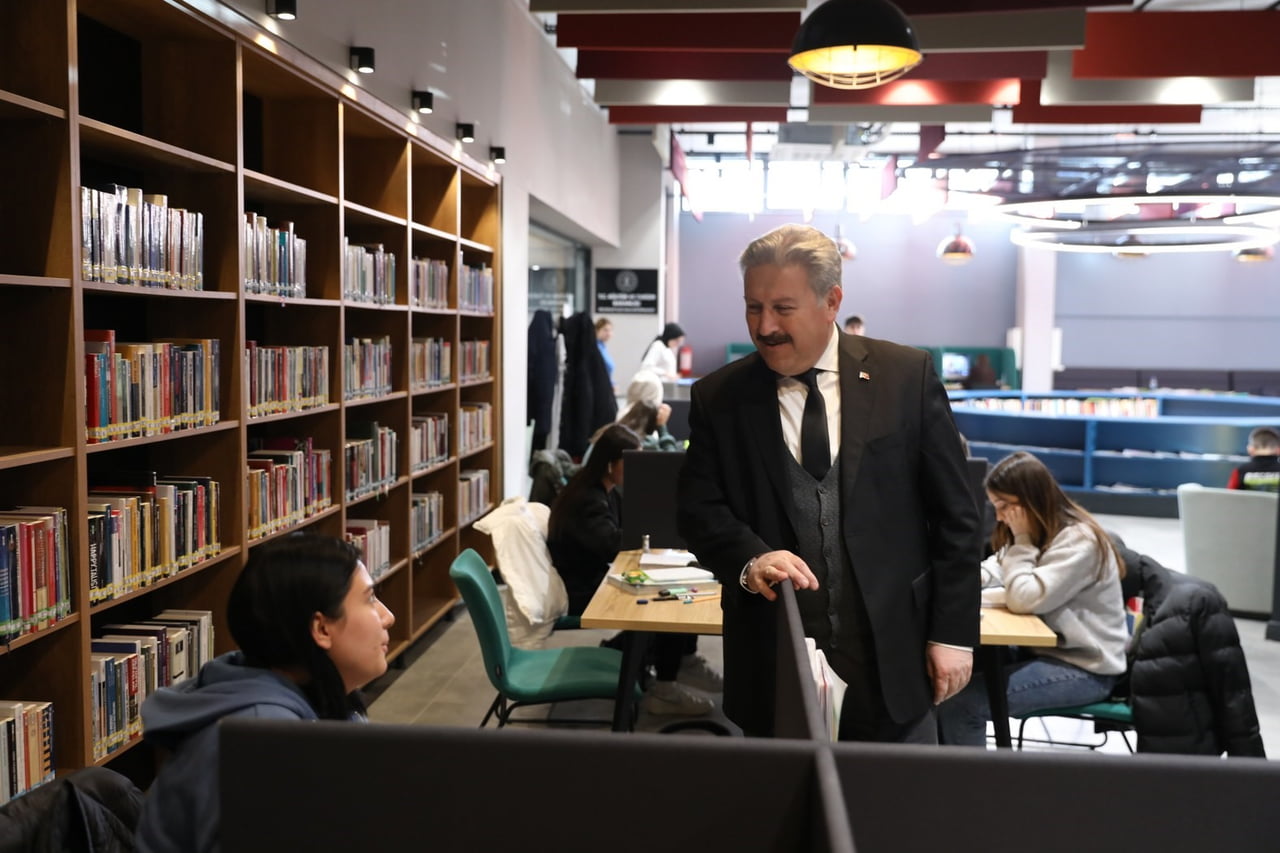 BİRÇOK PROJESİYLE GENÇLERİN VE ÖĞRENCİLERİN YANINDA OLAN MELİKGAZİ BELEDİYESİ’NİN BİR SOSYAL TESİS...